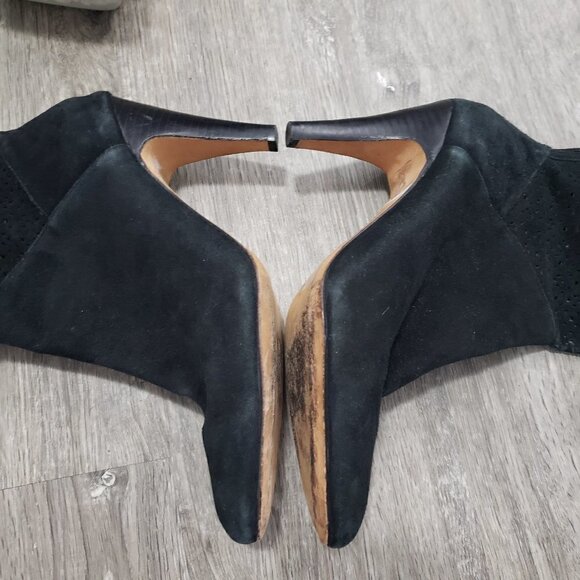 Oscar De La Renta Dafodil Suede Knee High Boots - Picture 4 of 11